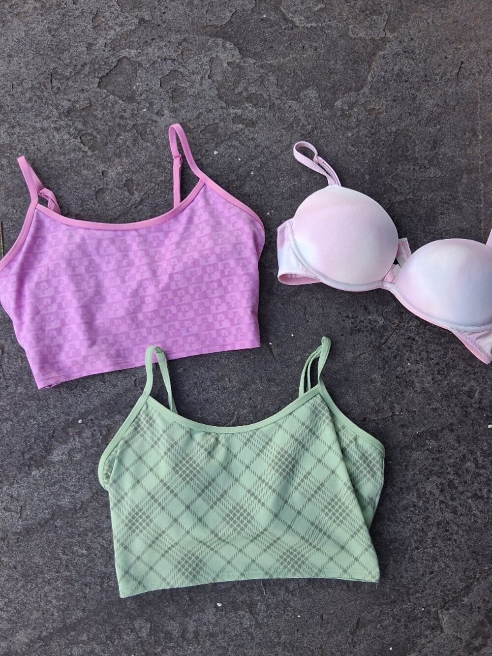 PINK Victoria's Secret Active bra tank (M) bra 36B )booty shorts (S) LOT  of 4